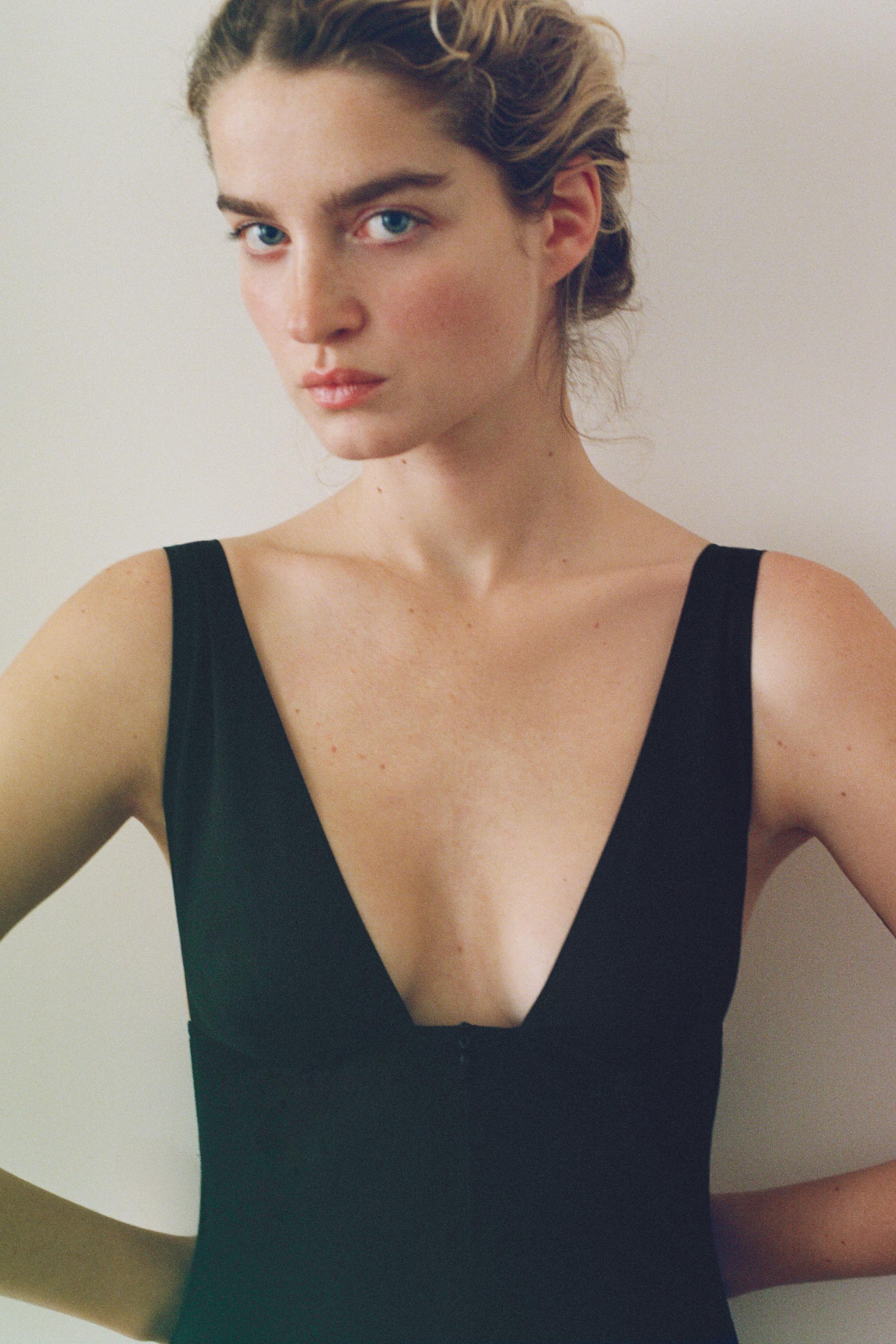 STRAPPY JUMPSUIT WITH POLYAMIDE ZIPPER